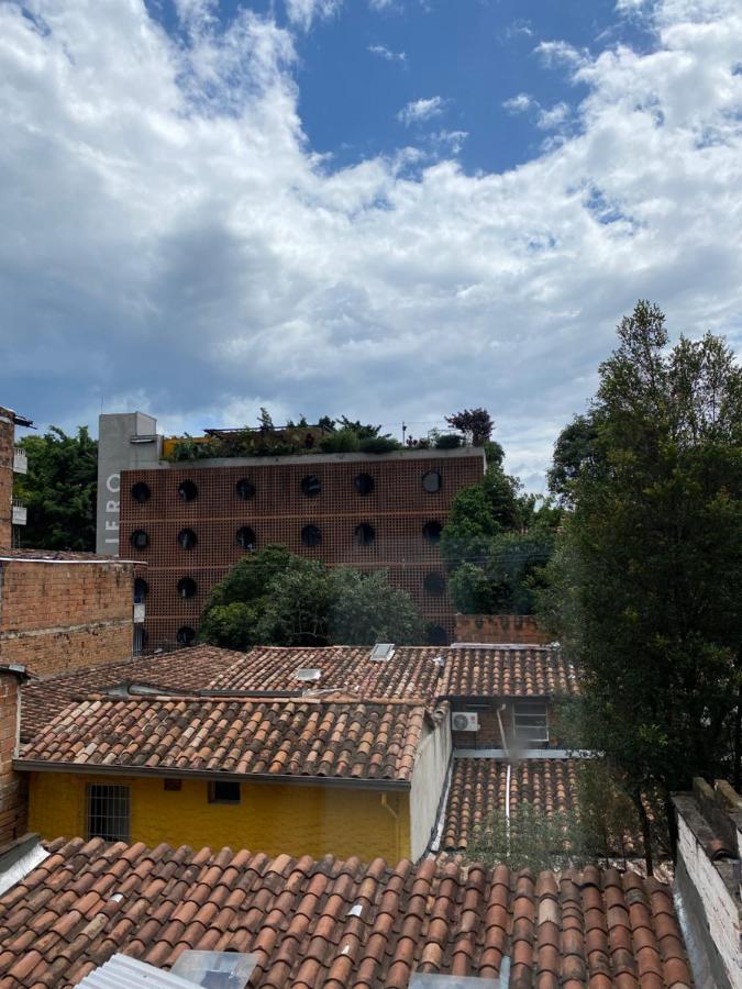 Hostal Casa Estacion Medellin Exterior photo