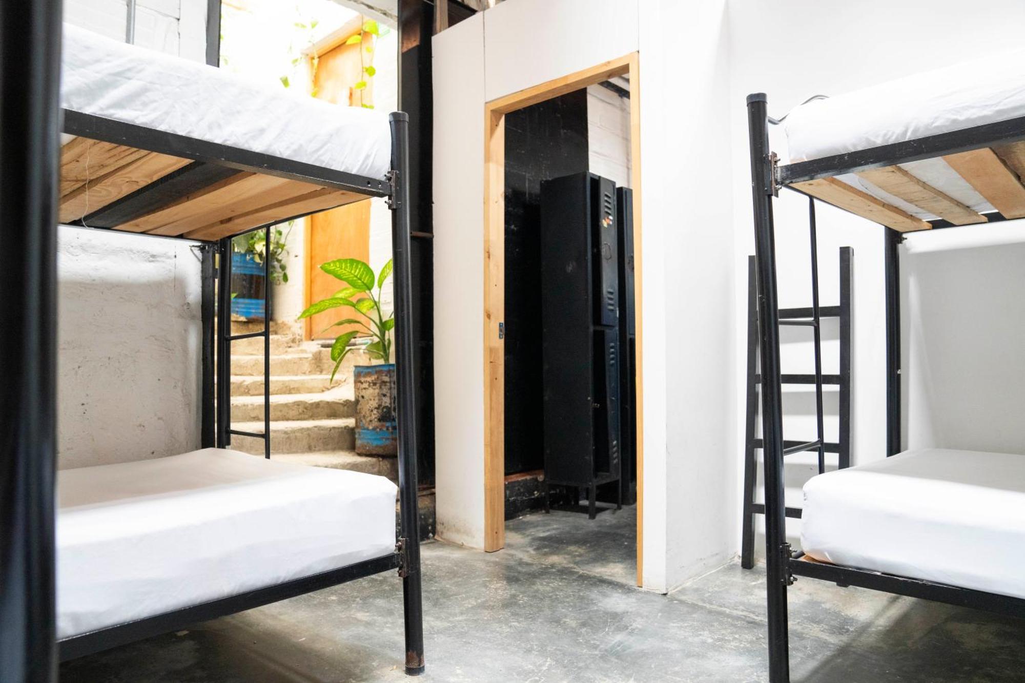 Hostal Casa Estacion Medellin Exterior photo