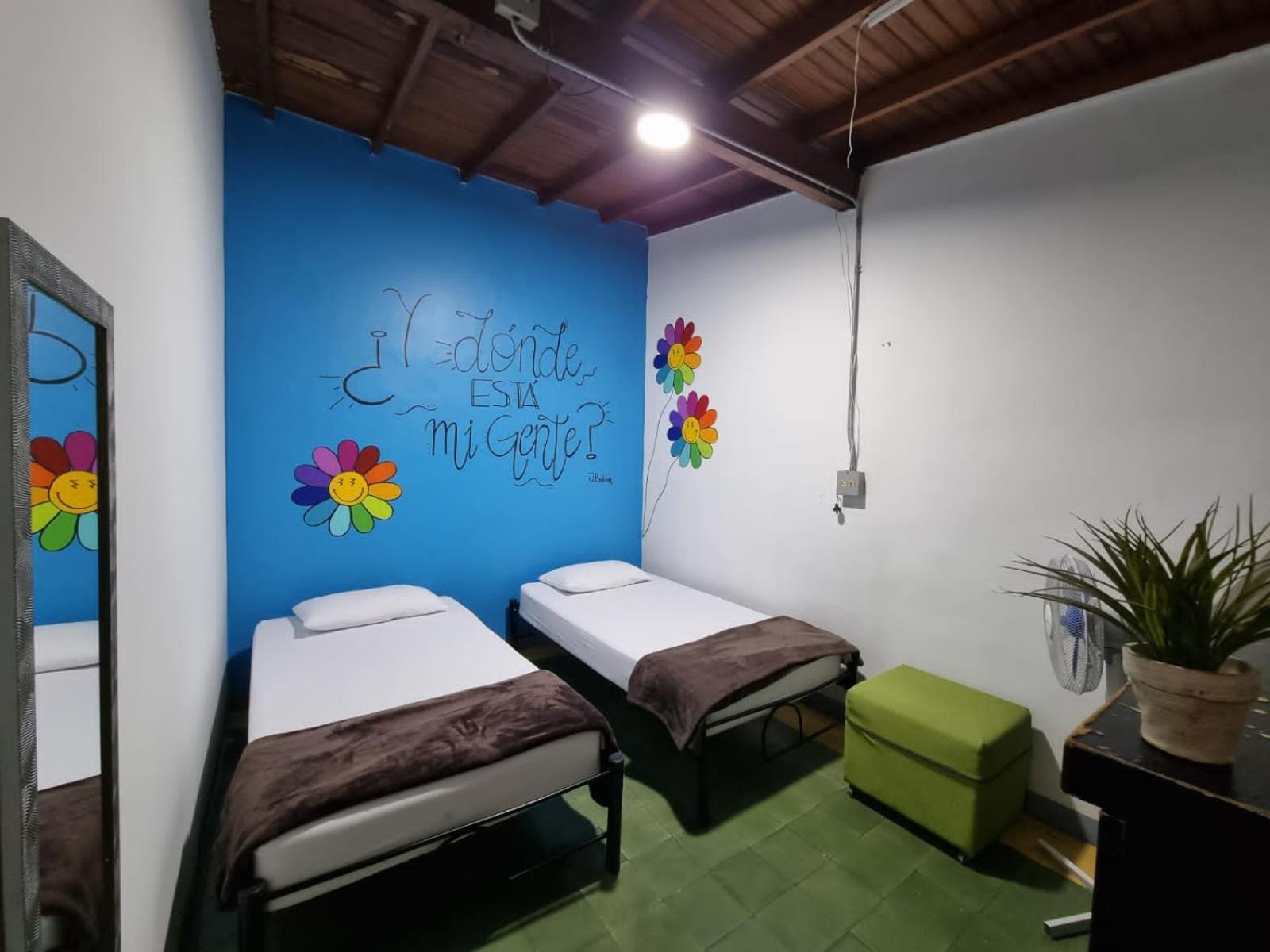 Hostal Casa Estacion Medellin Exterior photo